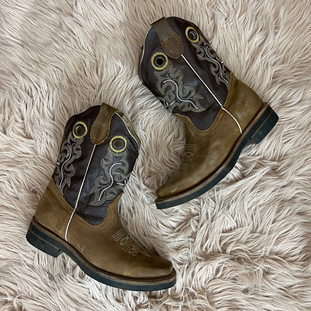 Women’s boots size: 8 1/2 color: tan & brown